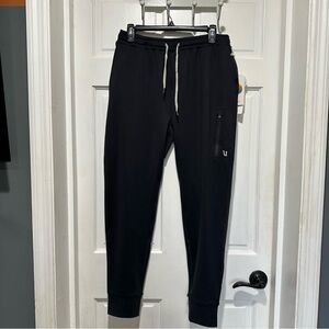 Vuori Men's Black Jogger Pants NWT